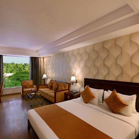 Clarks Inn Airport Hotel Hubballi Exteriör bild